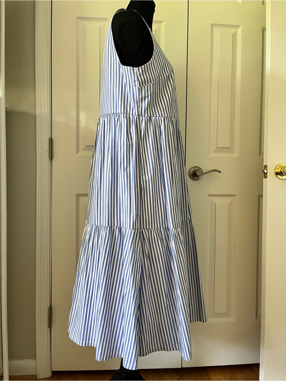 J.Crew Blue & White Stripe Tiered Midi Dress | Size 8 | Pockets | EUC 💙🤍 - Picture 4 of 8